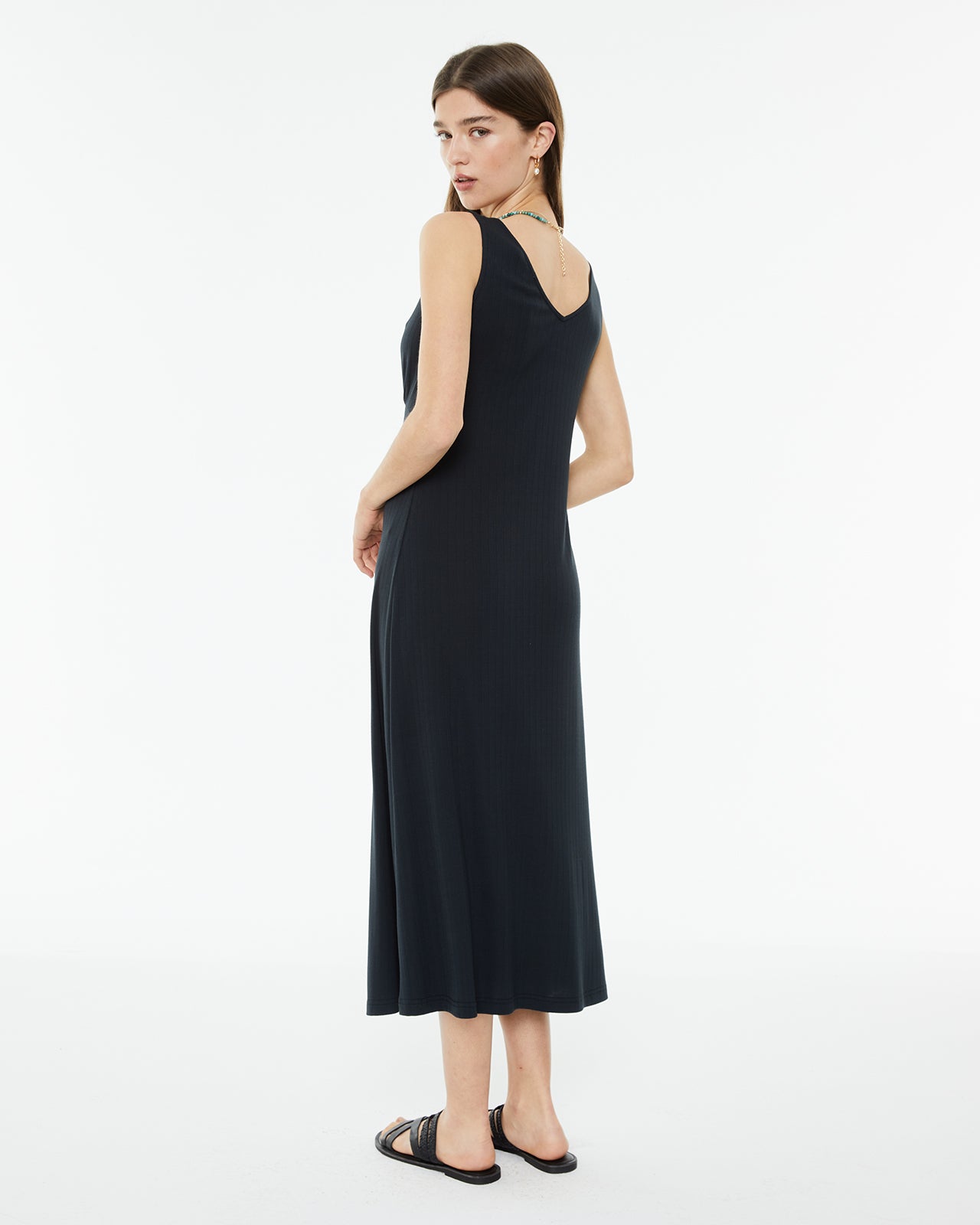 Vestido largo evasé de canalé sin mangas