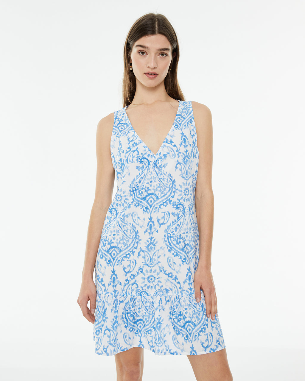 Vestido corto estampado con frunce en escote