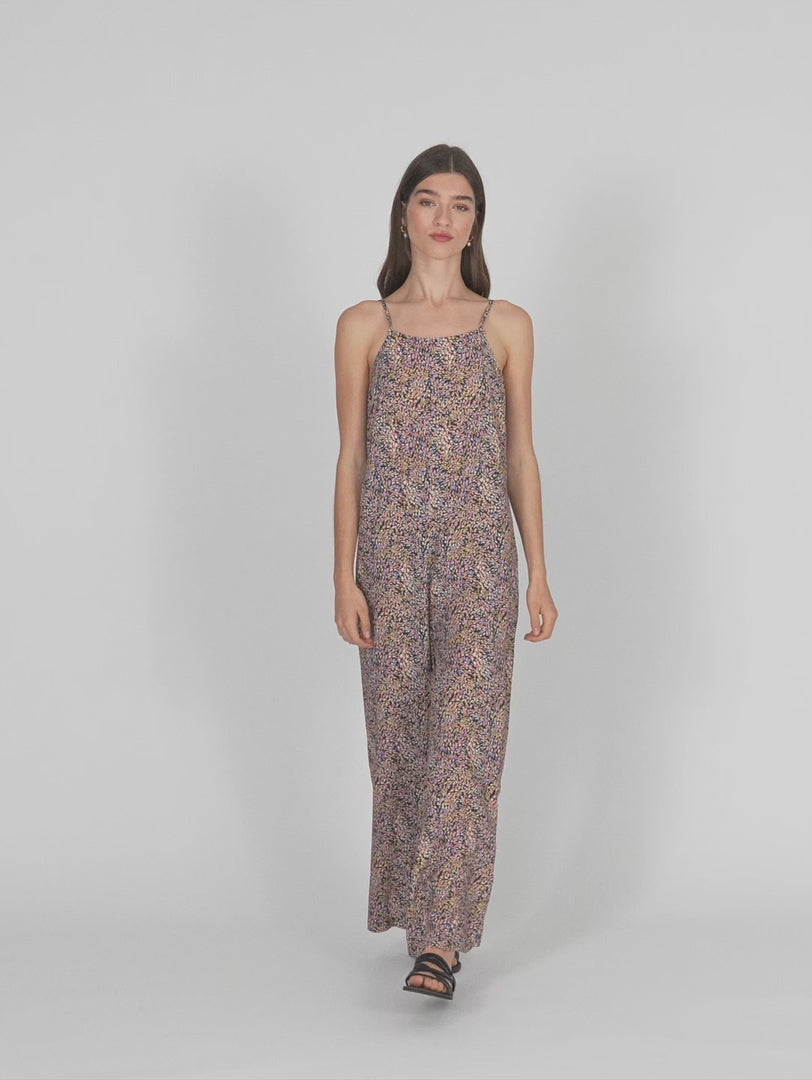 Mono de tirantes con microestampado